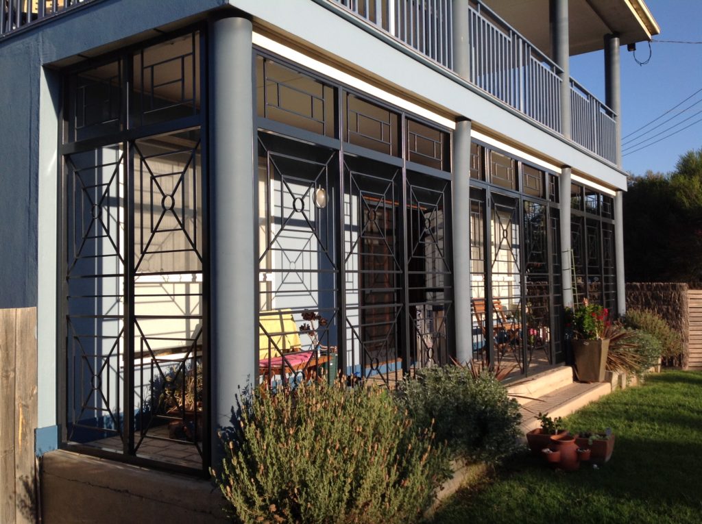 Art Deco 2 Enclosure