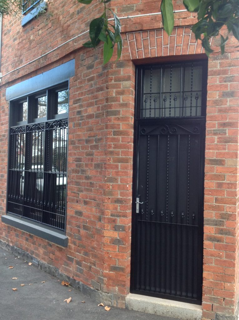 Modified Victorian Enclosure