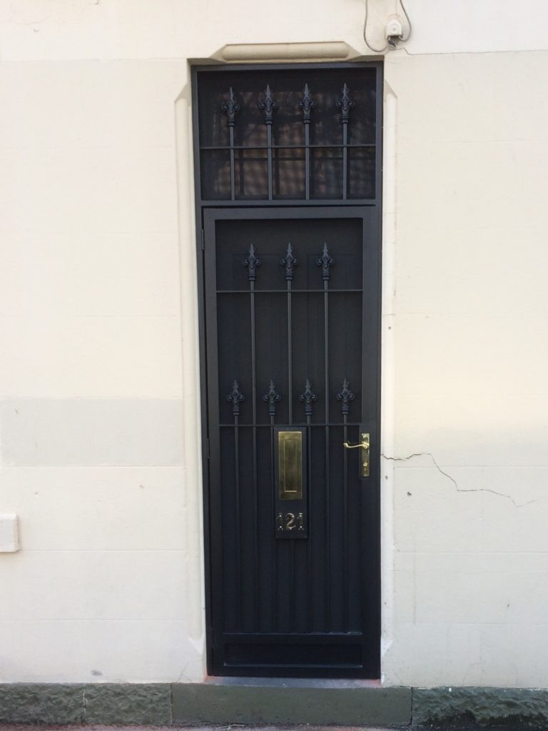 Modified Victorian with letterbox