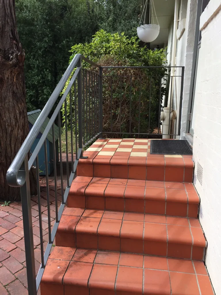 Balustrade Convex Top Rail (BD4)